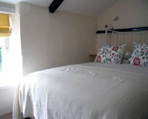 photo of double room in Porth Cottage