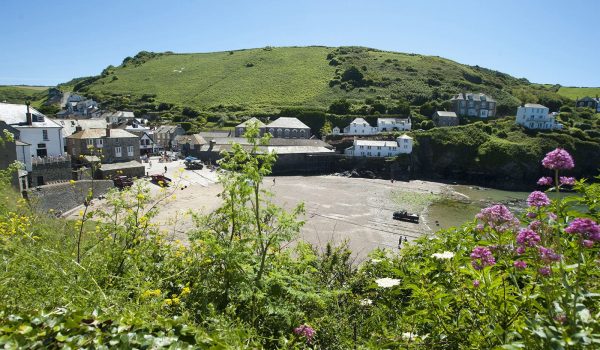 port isaac harbour