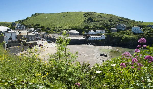 port isaac harbour