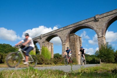 cyclists on Bissoe Trail