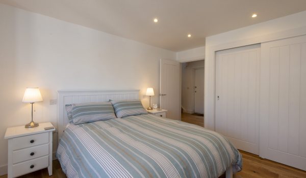 Sandpiper Cottages double room with kingsize bed