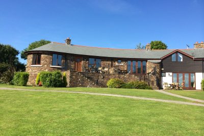 Exterior of some of the available Green Acres Cottages