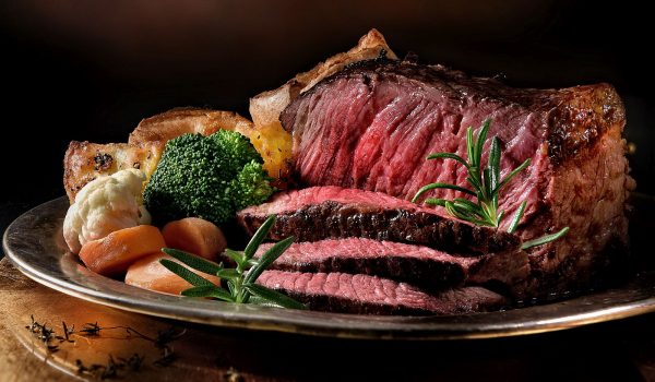 Rare roast beef with veggies