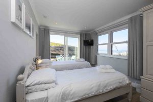 Beachcombers Apartments No. 21 Twin beds and view