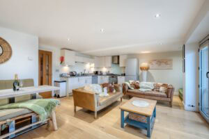 Porth Sands 9 Lounge, dining and kitchen